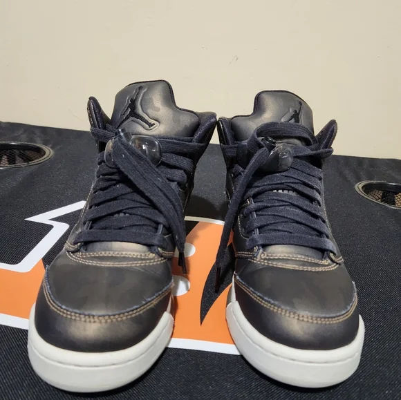 Jordan 5 Camos Size 5.5 Youth